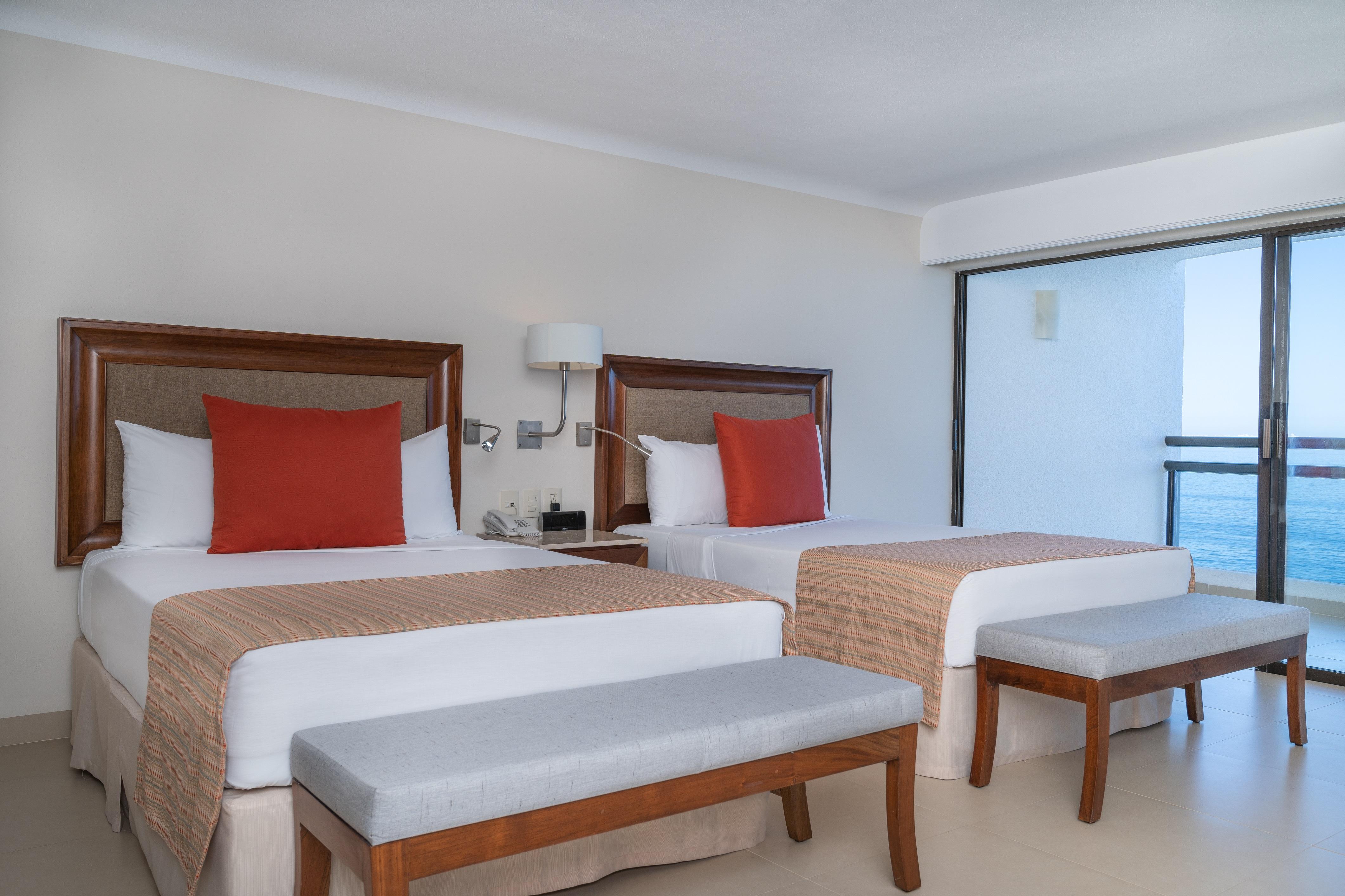 Grand Park Royal Пуэрто-Вальярта Экстерьер фото A room at the hotel