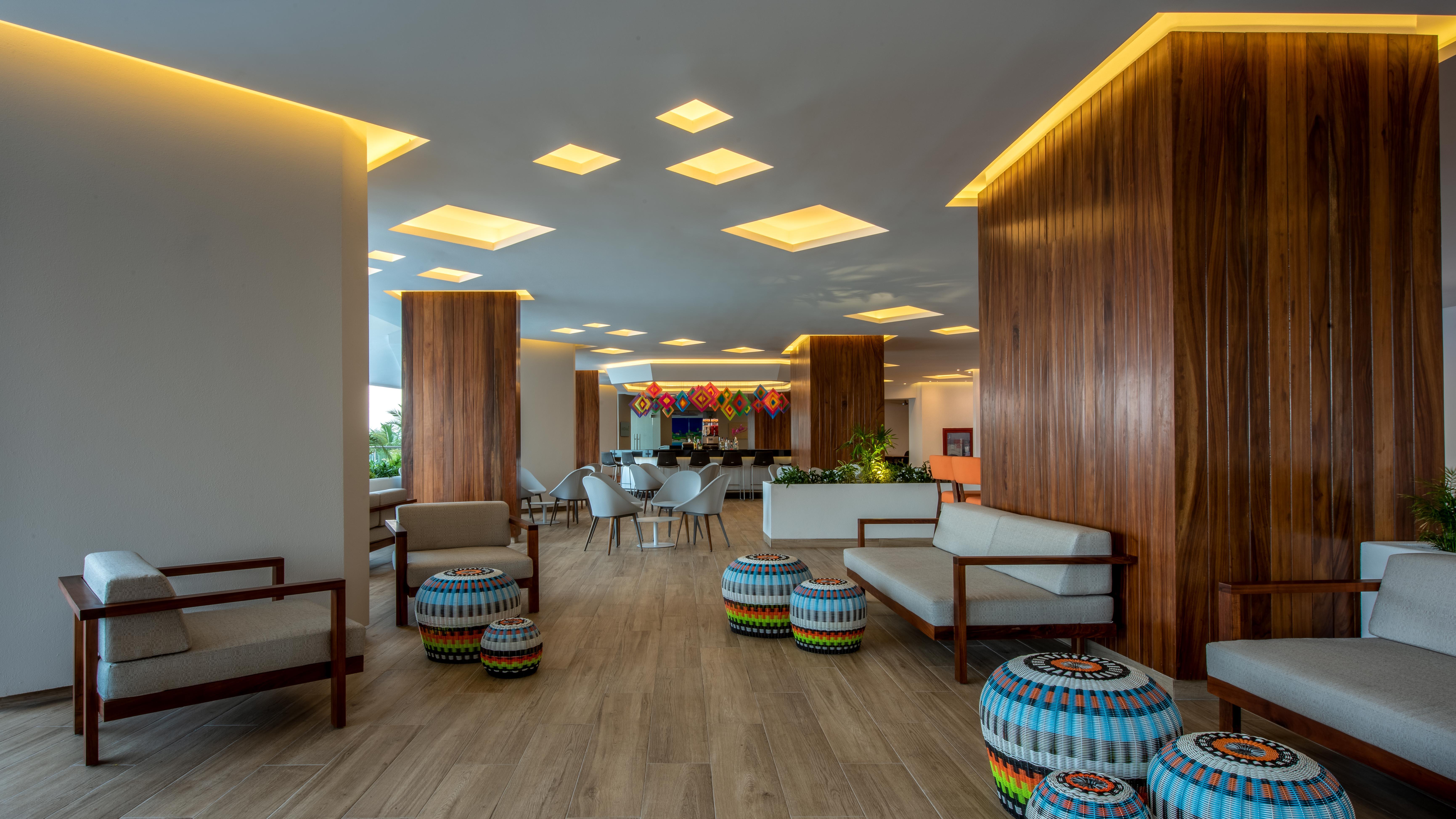 Grand Park Royal Пуэрто-Вальярта Экстерьер фото The lounge at the airport.