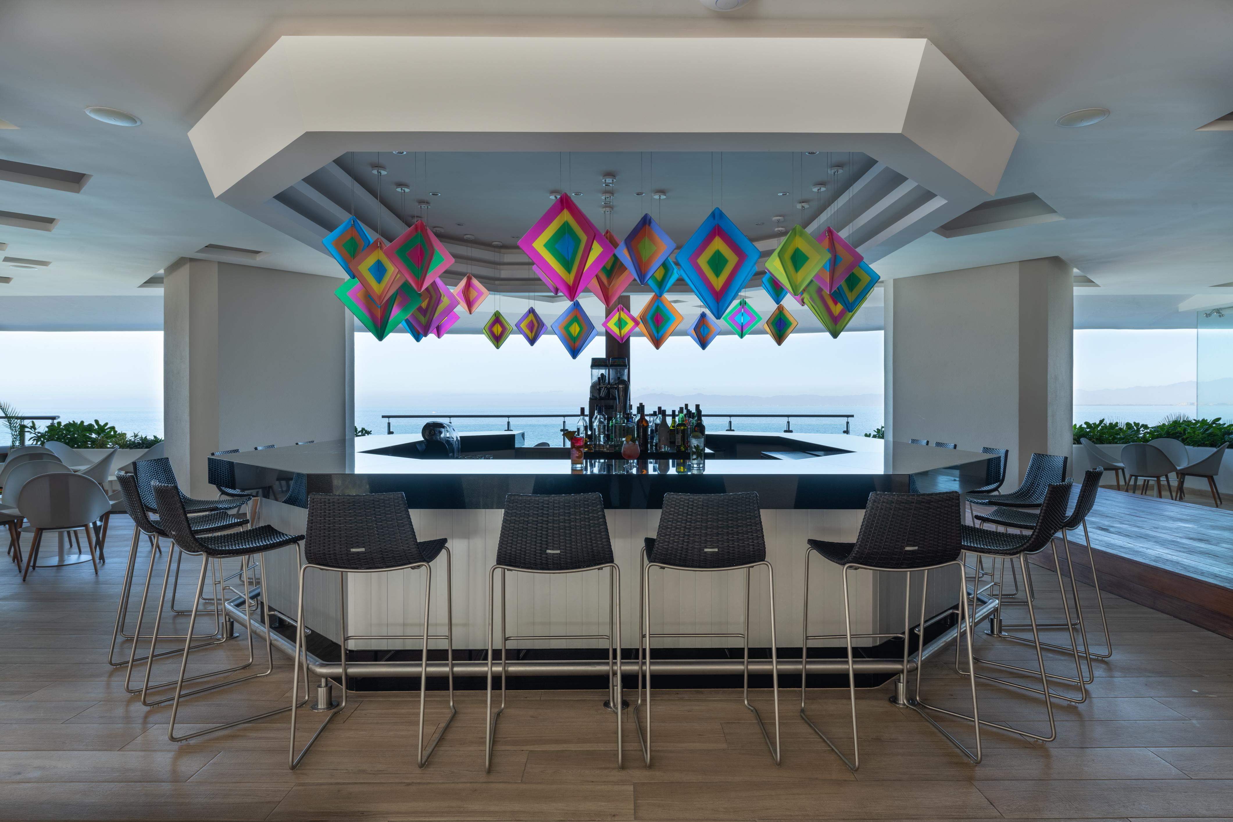 Grand Park Royal Пуэрто-Вальярта Экстерьер фото The bar at the 101 Sky Lounge